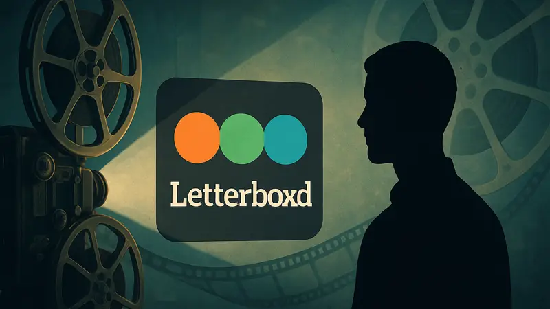 Логотип Letterboxd на фоне кинопроектора или киноленты.