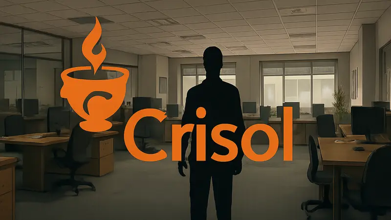 Логотип Crisol studio на фоне пустующего офиса игровой студии.