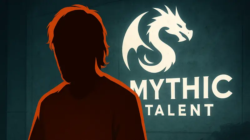 Стример Asmongold на фоне логотипа Mythic Talent.