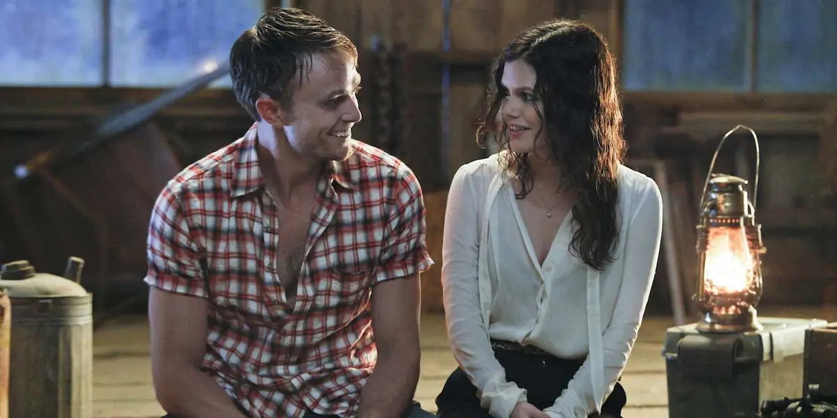 Rachel Bilson and Wilson Bethel in Hart of Dixie