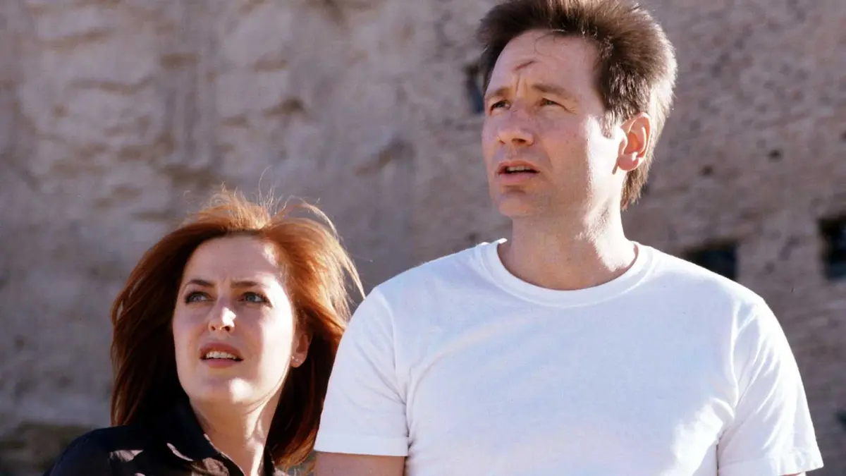 Mulder and Scully in The X-Files Season 9 Finale