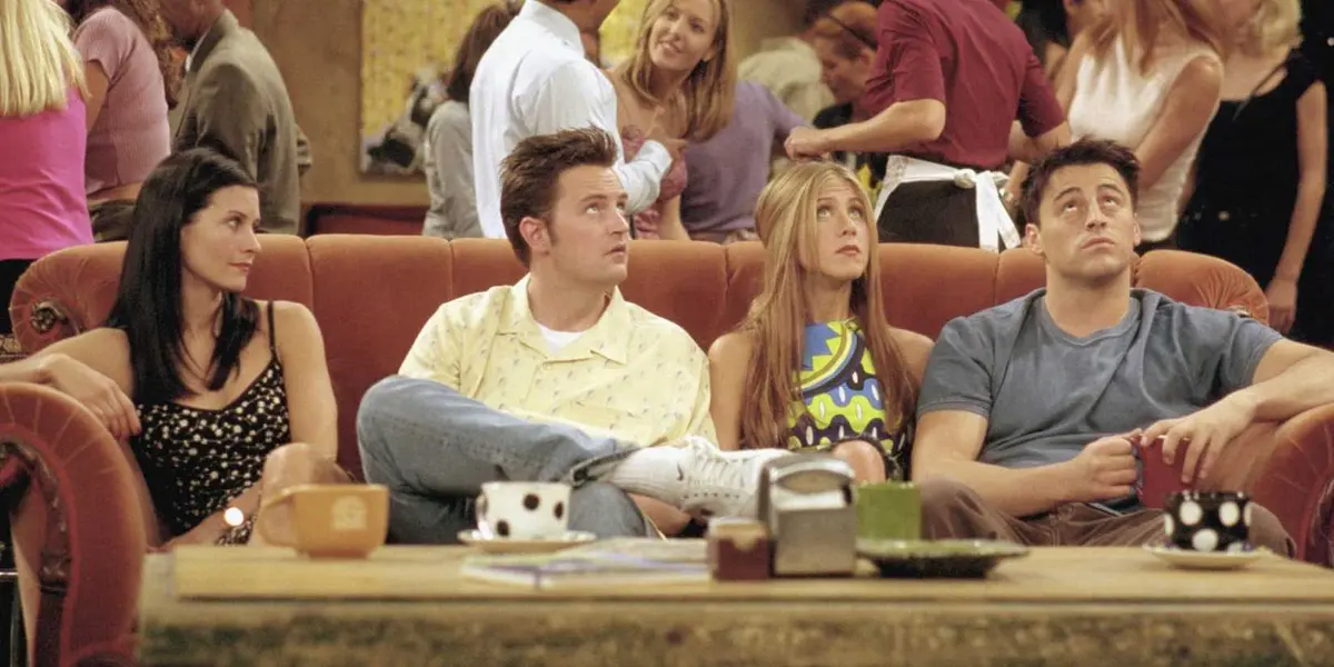 Monica, Chandler, Rachel and Joey in Central Perk