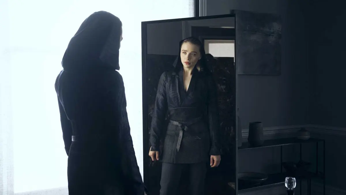 Chloe Grace Moretz tries on future fashion in The Peripheral
