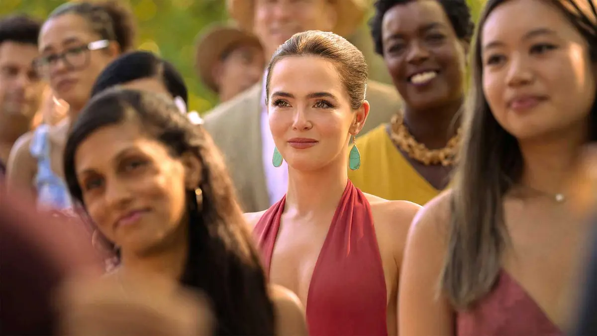 Zoey Deutch smiling in Voicemails for Isabelle