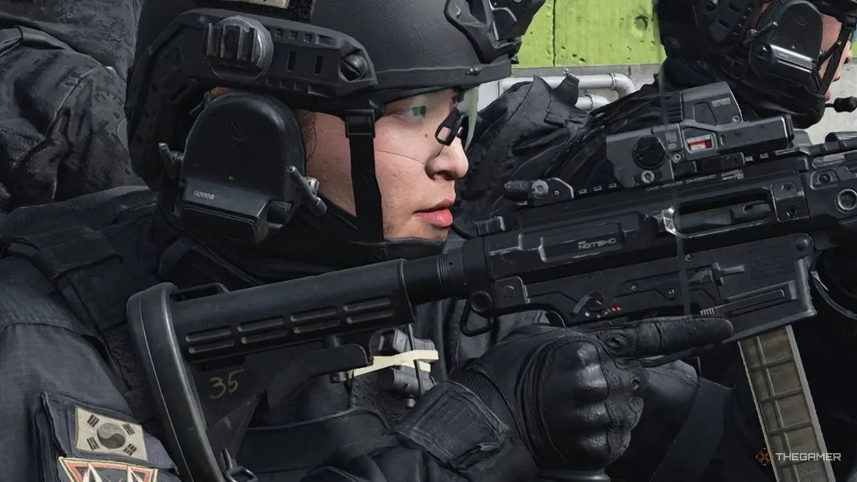 Character looking down the gun in COD MW4.