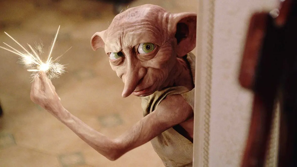 Dobby snaps in Harry Potter.