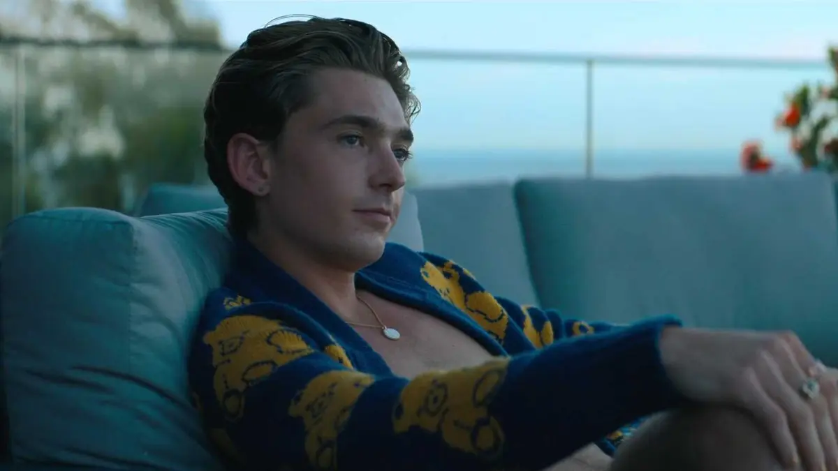 Austin Abrams stars in Netflix's Do Revenge comedy movie.