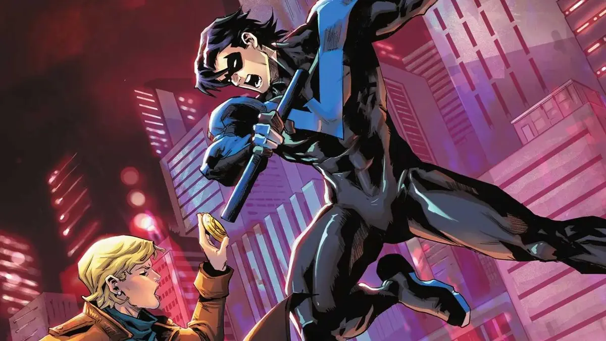 Nightwing swinging down from the sky to attack a detective on the Nightwing #125 cover