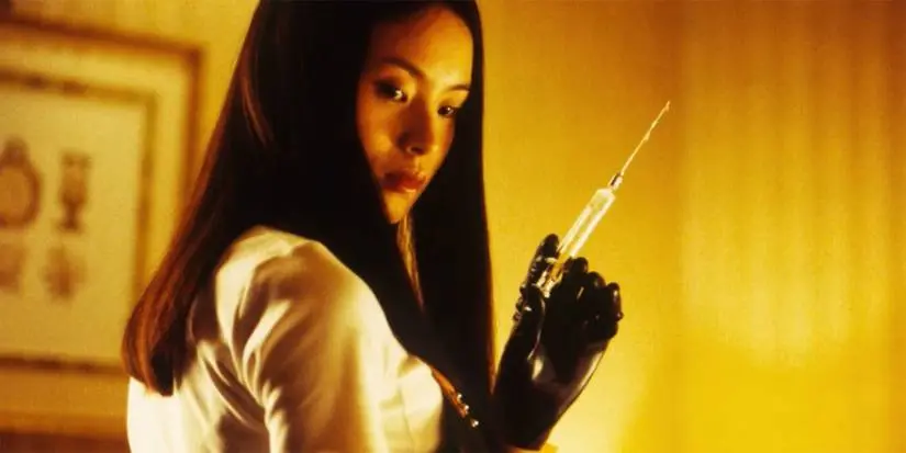 Asami in Audition holding a needle.