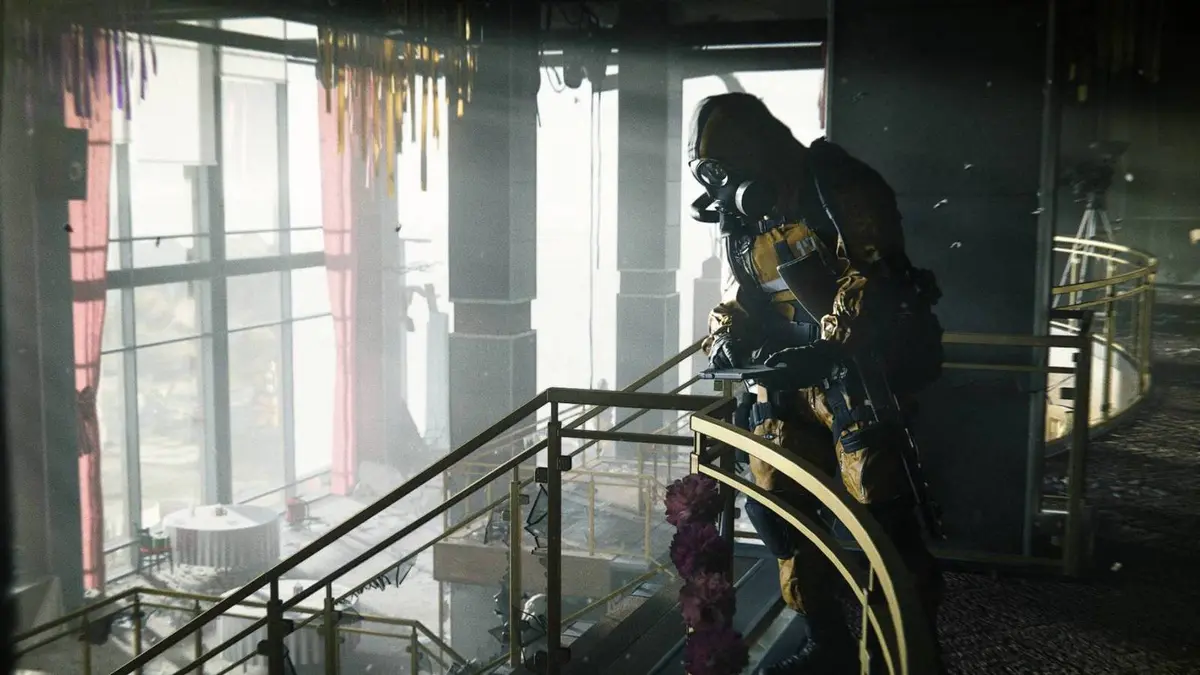 A soldier standing by a bannister in Modern Warfare 4 DMZ.