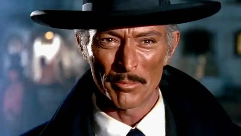 Lee Van Cleef as Colonel Mortimer