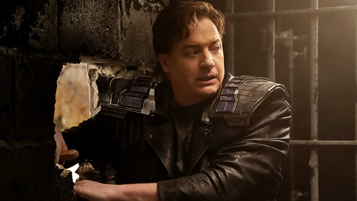 Brendan Fraser worried as Cliff Steele escaping prison in Doom Patrol