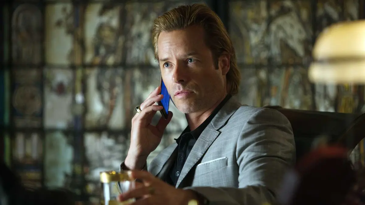 Aldrich Killian on the phone in Iron Man 3