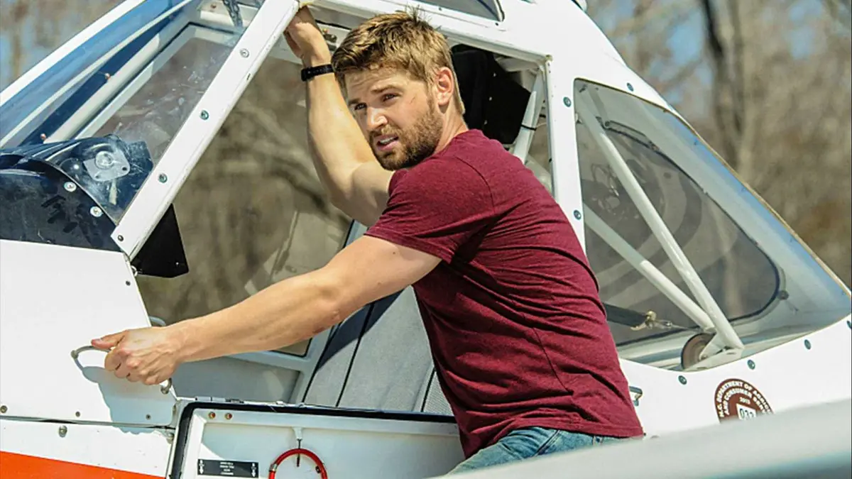 Barbie (Mike Vogel) getting into a plane in Under the Dome.