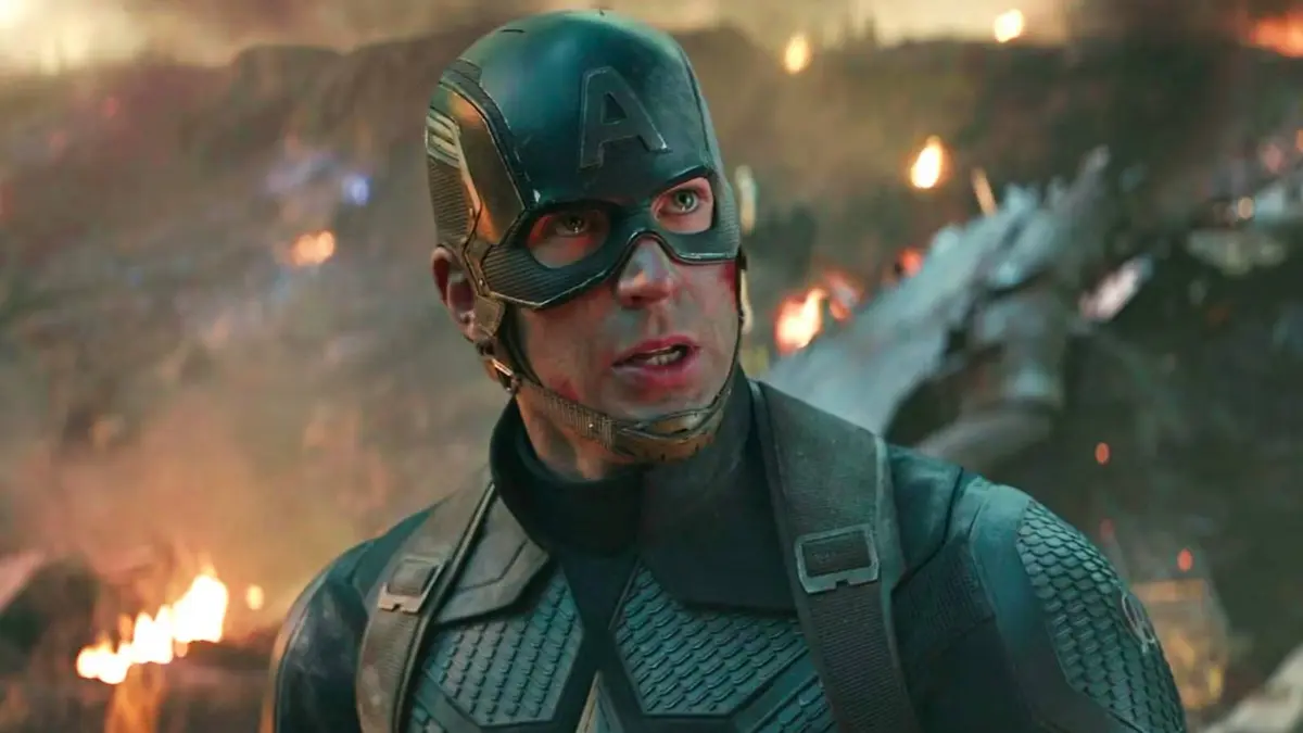 Chris Evans as Steve Rogers' Captain America on the battlefield in Avengers Endgame