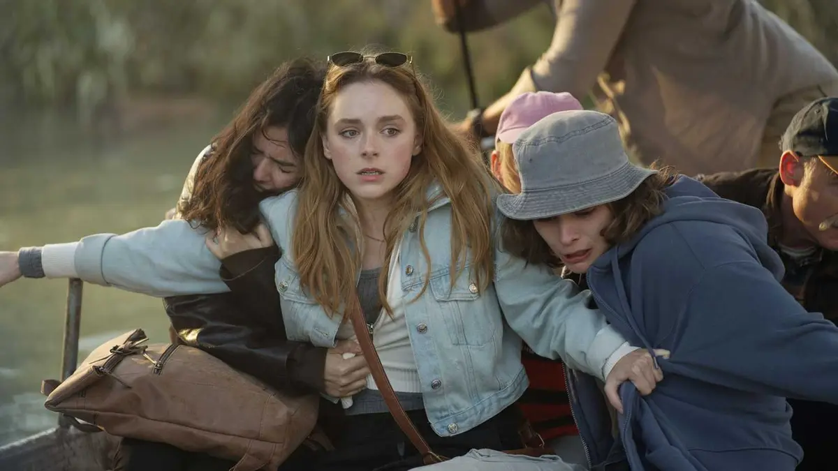 Olivia Bernstone, Madison Davenport, River Codack in Hungry
