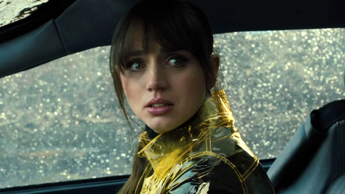 Ana de Armas as Joi in Blade Runner 2049 looking scared