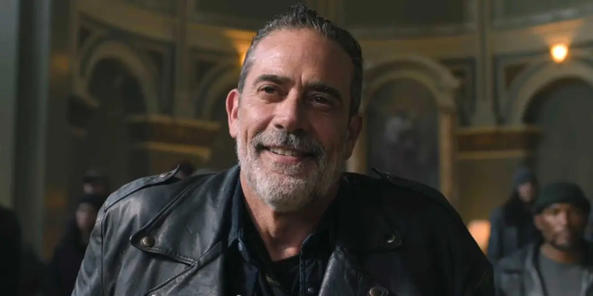 Negan smiling amused in The Walking Dead Dead City season 2 episode 8