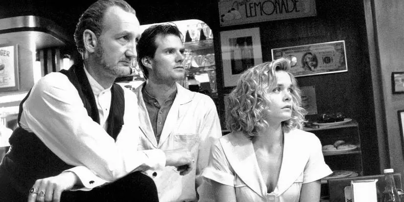 Robert Englund, Jack Coleman, and Lindsay Frost in NIGHTMARE CAFE