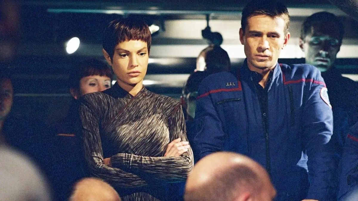 T'Pol and Trip look angry