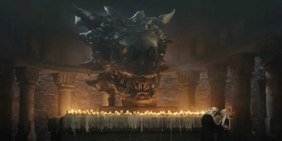 House of the Dragon: Rhaenyra and Viserys in front of Balerion.