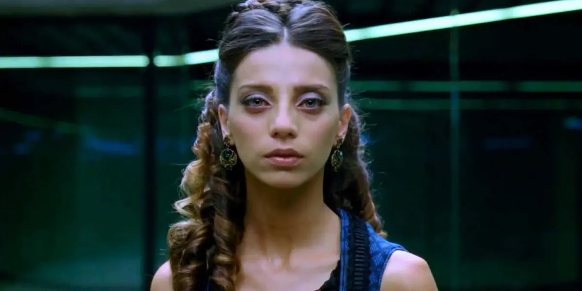 Angela Sarafyan as Clementine Pennyfeather in Westworld