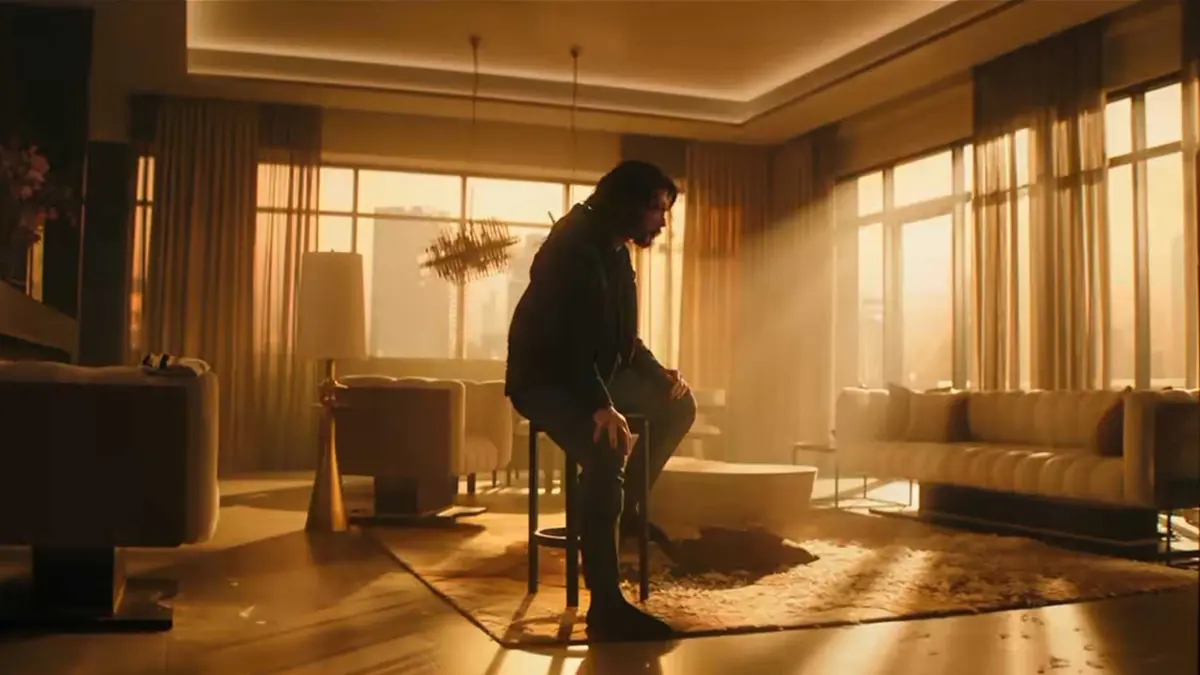 Ryu sitting in Ken's hotel room in Street Fighter