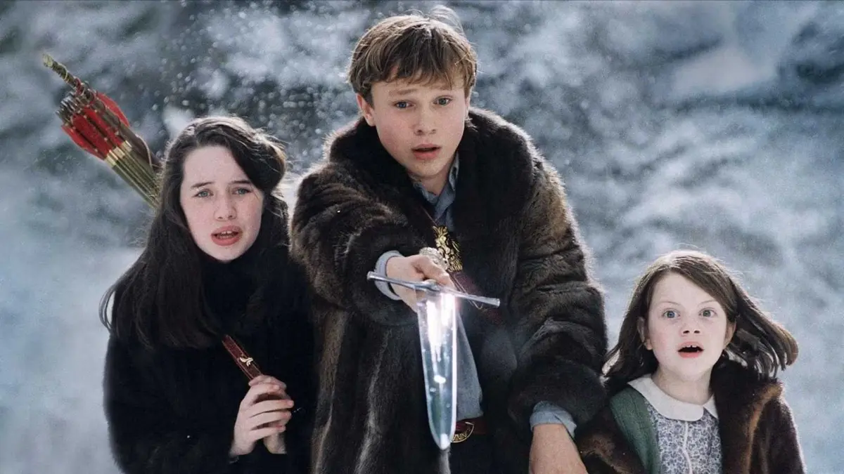 Susan, Peter, and Lucy in The Chronicles of Narnia: The Lion, The Witch and the Wardrobe