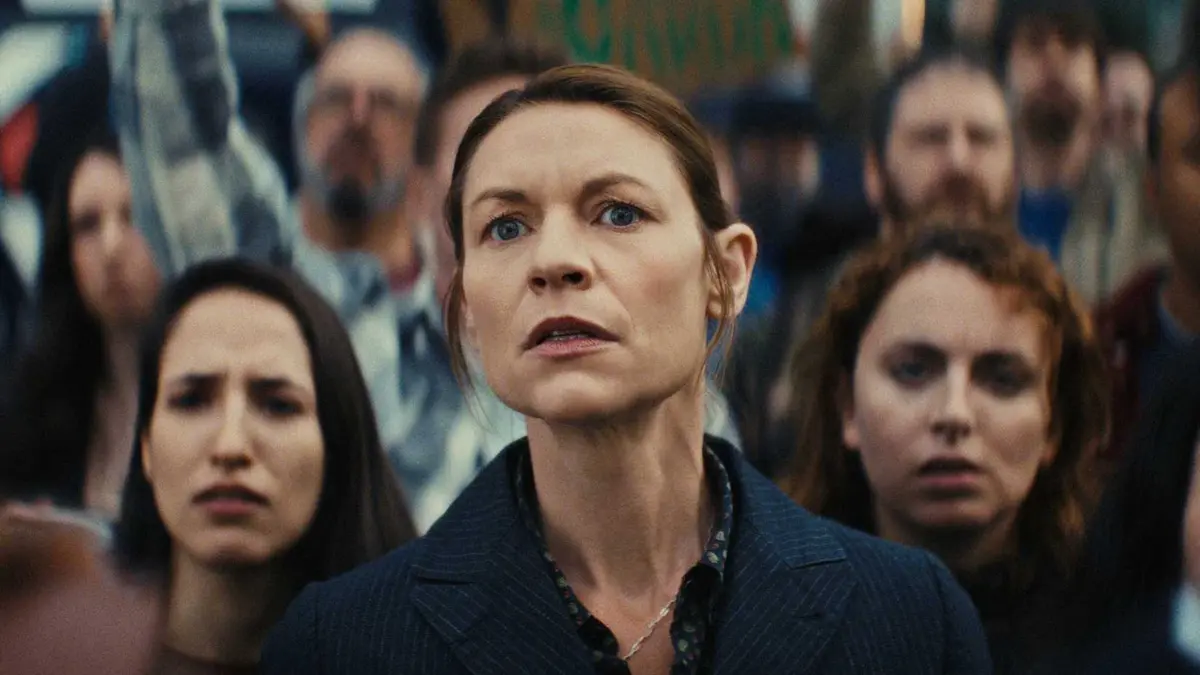 Claire Danes as Aggie Wiggs in Netflix's psychological thriller miniseries The Beast in Me