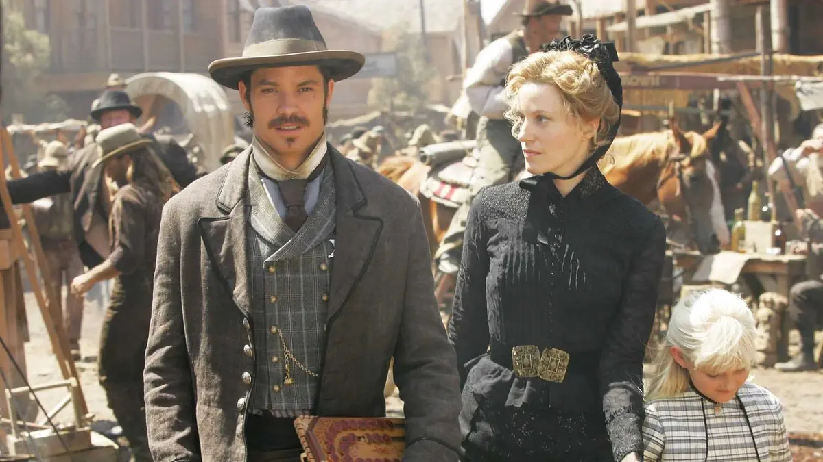 Timothy Olyphant walks through the town in Deadwood