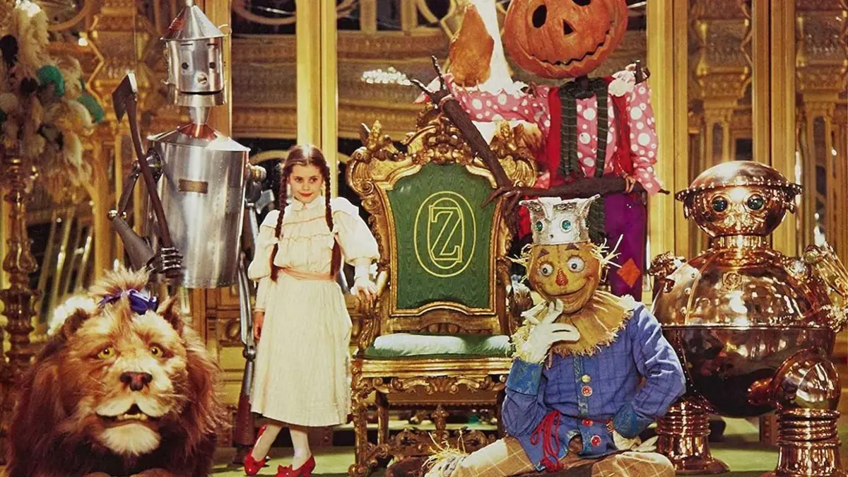 Fairuza Balk aas Dorothy with the characters in Return To Oz (1985)