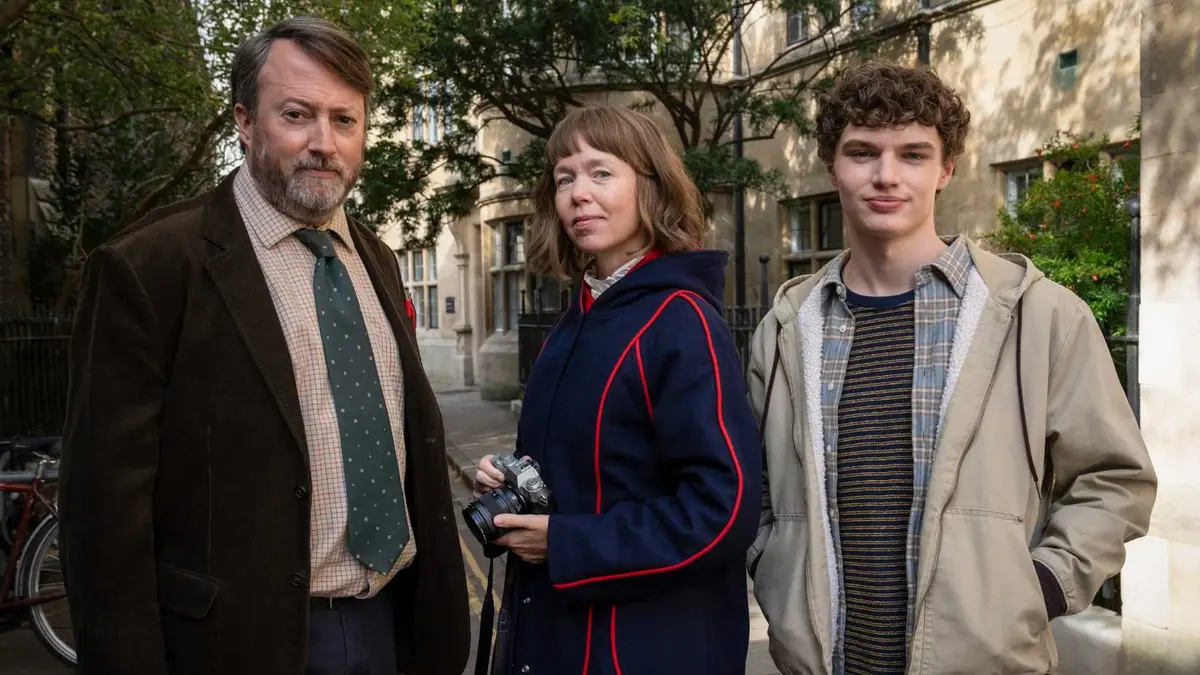 David Mitchell as Ludwig, Anna Maxwell Martin as Lucy Betts-Taylor, and Dylan Hughes as Henry Betts-Taylor in Ludwig season 2