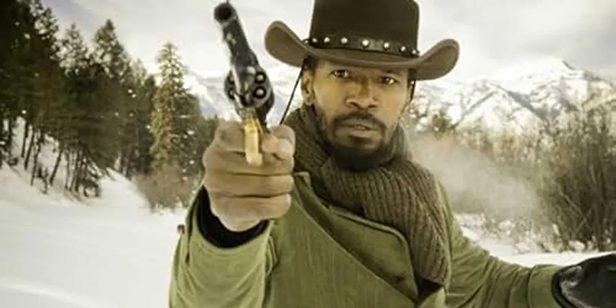 Jamie Foxx's Django pointing a gun in Django Unchained