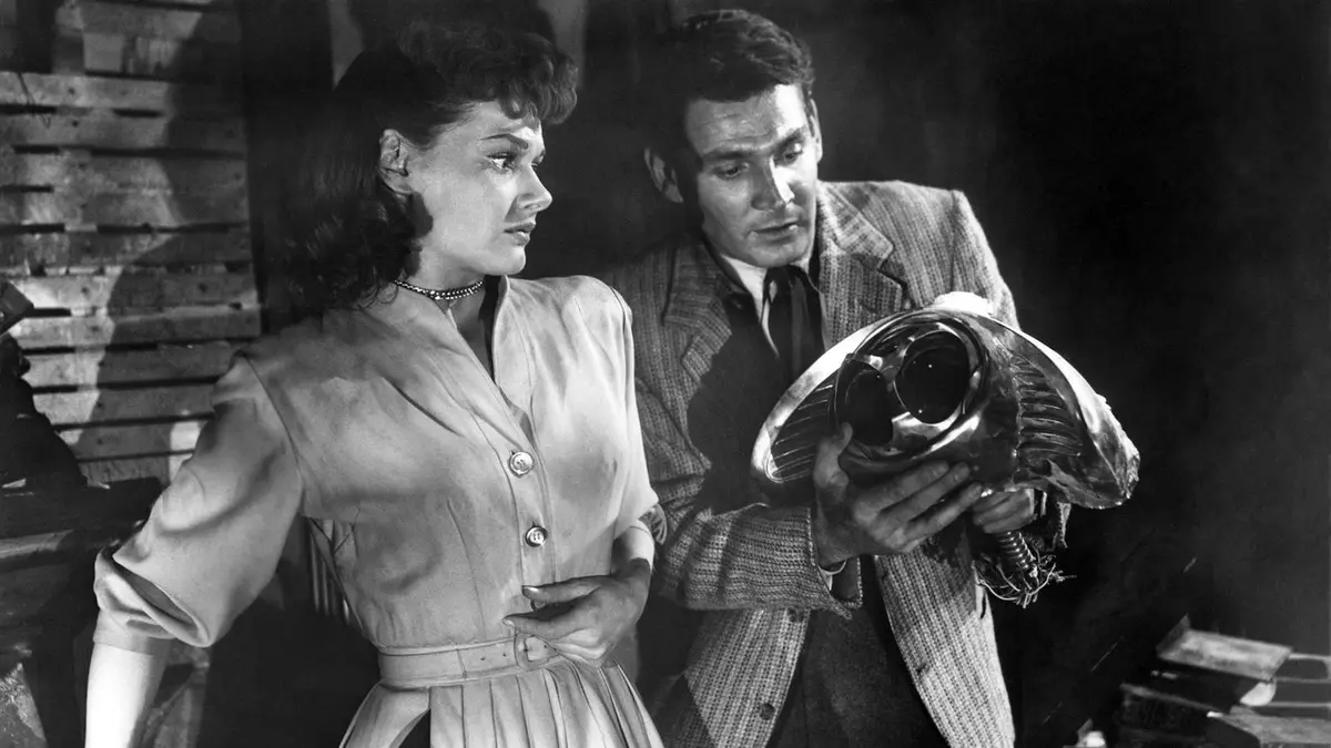 Ann-Robinson-Gene-Barry-War-of-the-Worlds-1953
