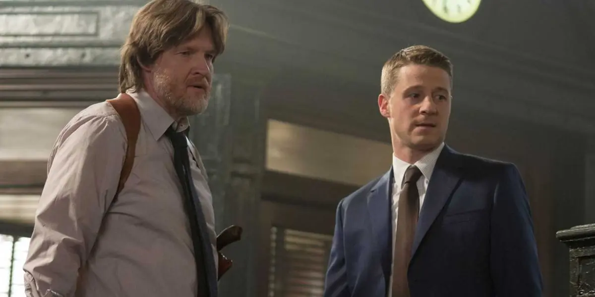 Gordon and Bullock at GCPD HQ in Gotham