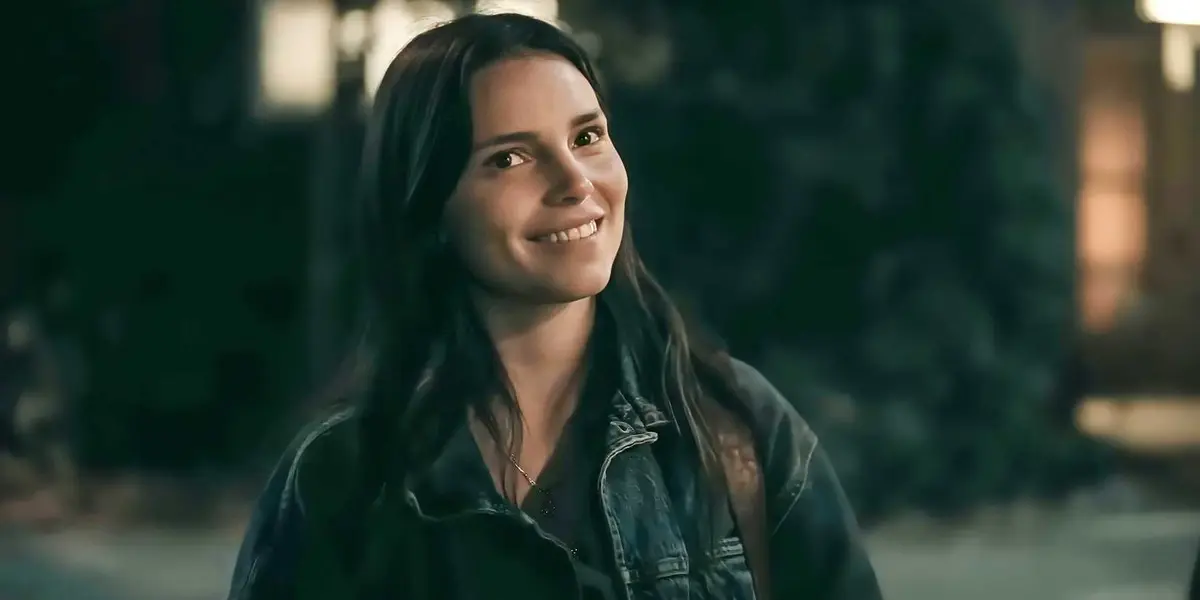 Obsession smiling girl