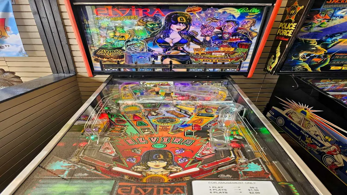 Elvira and the Party Monsters Pinball (1)
