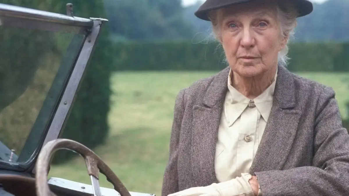 Joan Hickson Miss Marple (1)