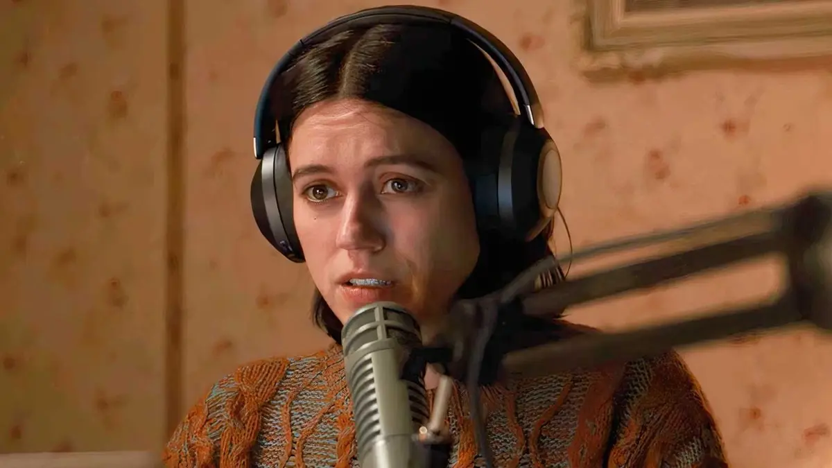 Evy doing a podcast in Undertone