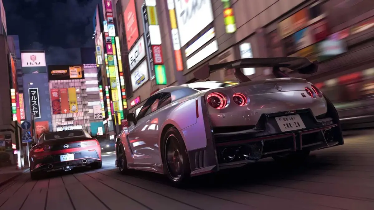 cars racing through a city in forza horizon 6.
