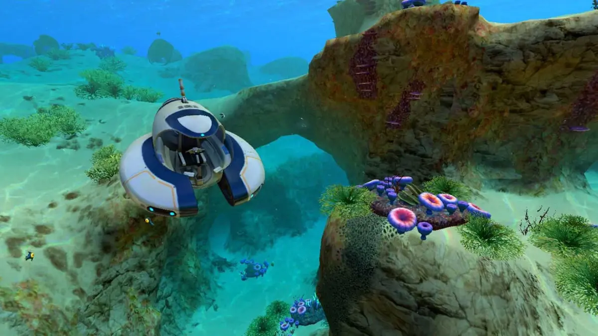 swimming underwater in subnautica