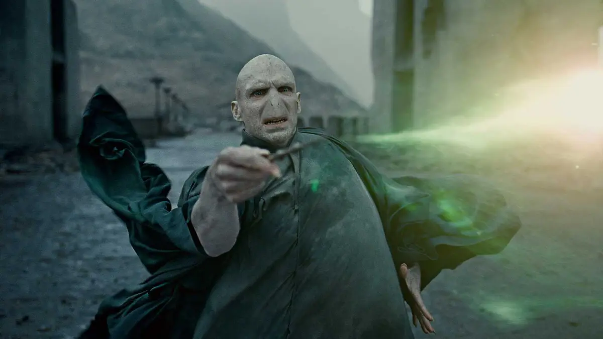 Voldemort dueling in Harry Potter and the Deathly Hallows part II