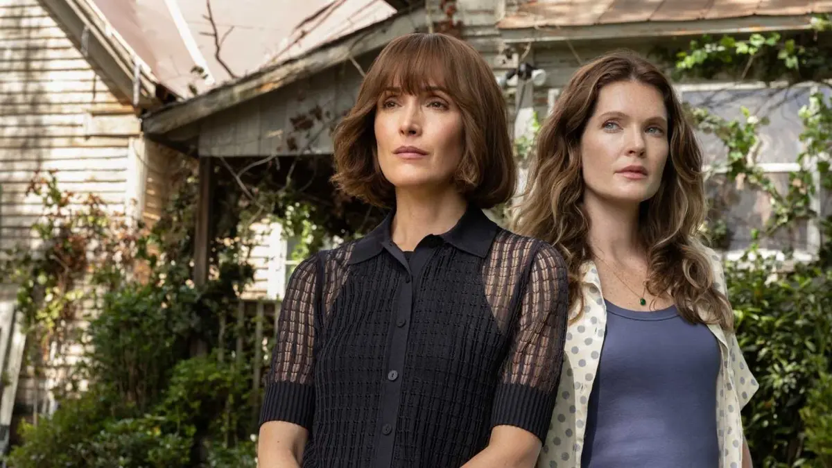 Rose Byrne as Samantha Quinn and Meghann Fahy as Charlotte Quinn in The Good Daughter