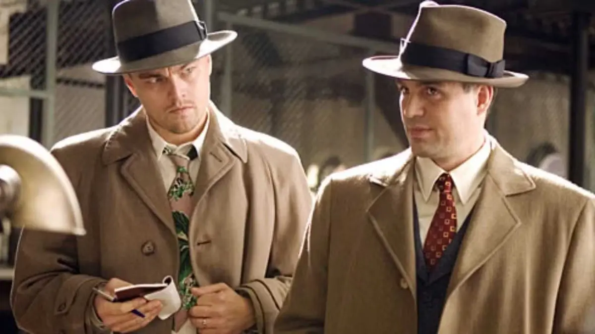 Chuck (Mark Ruffalo) and Teddy (Leonardo Dicaprio) standing next to one another in Shutter Island