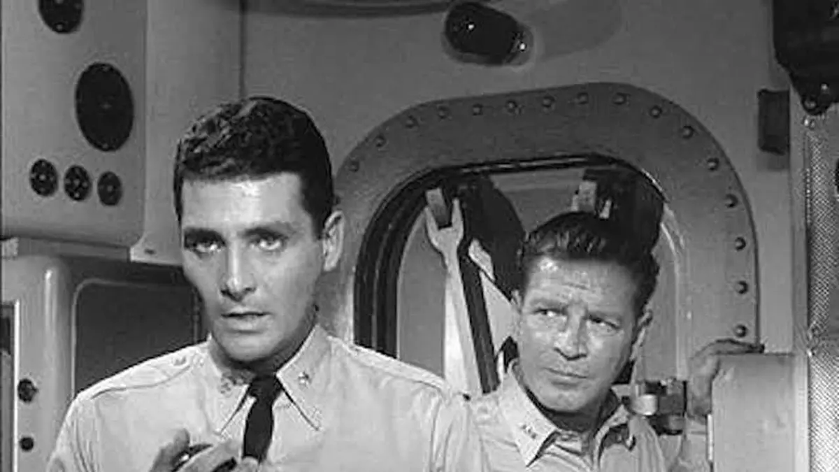 Two characters in the submarine in Voyage to the Bottom of the Sea