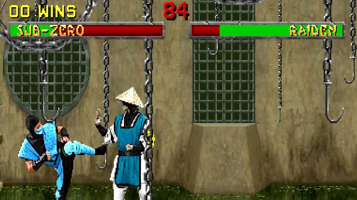 Sub-Zero vs Raiden in Mortal Kombat 2 arcade