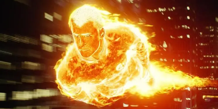 Chris Evans' Human Torch flying in Fantastic Four 2005