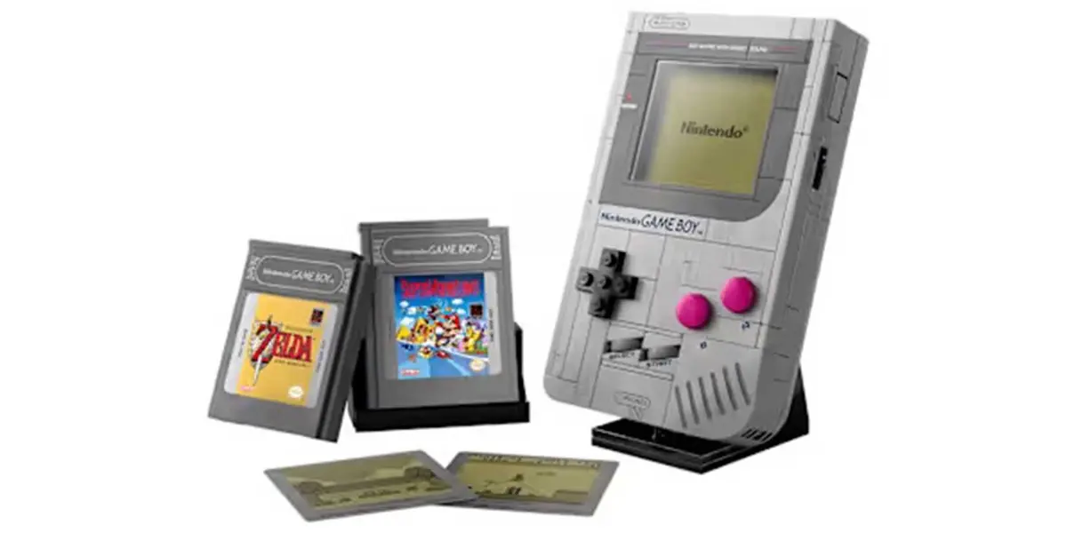 LEGO's Game Boy kit with Zelda: Link's Awakening and Super Mario Land
