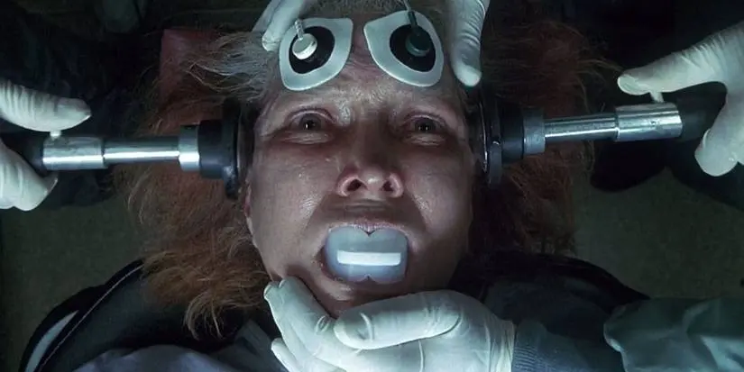 Ellen Burstyn as Sara Goldfarb in Requiem for a Dream Sara getting electroshock therapy in Requiem for a Dream.