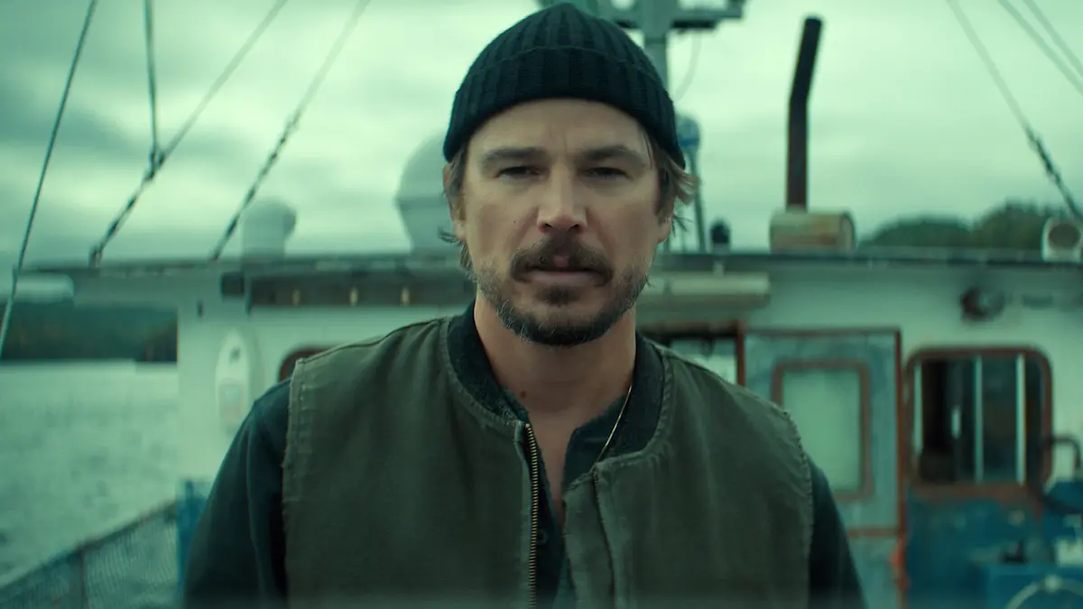 Calvin (Josh Hartnett) on his boat in Below